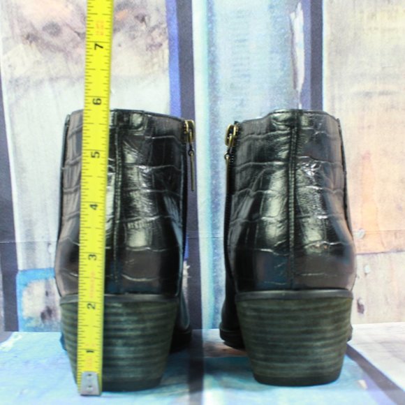 CLARKS Black Croc Leather Side Zip Fashion Ankle Boots Size 8.5 M - Picture 8 of 9